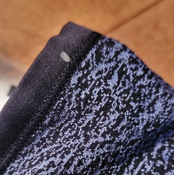 Lululemon Vinyasa Wrap Running Jacquard Blue Denim Scarf - Picture 10 of 10